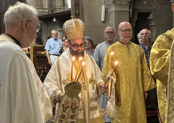 Mgr Dimitrios lors de la divine liturgie qui a précédé l'Assemblée générale du Vicariat orthodoxe le 20 juin 2026