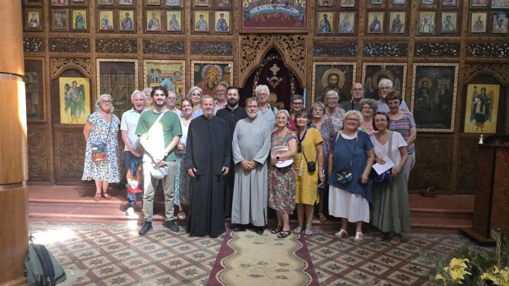 Photo de groupe dans l'église de la Dormition à Pogradec